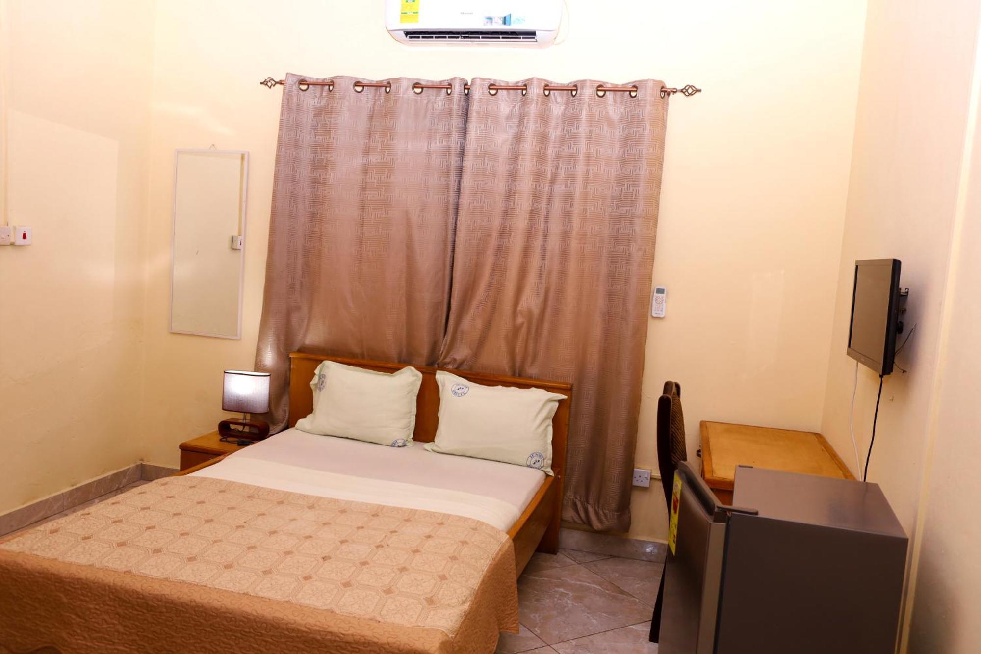 Jenos Hotels Accra Extérieur photo