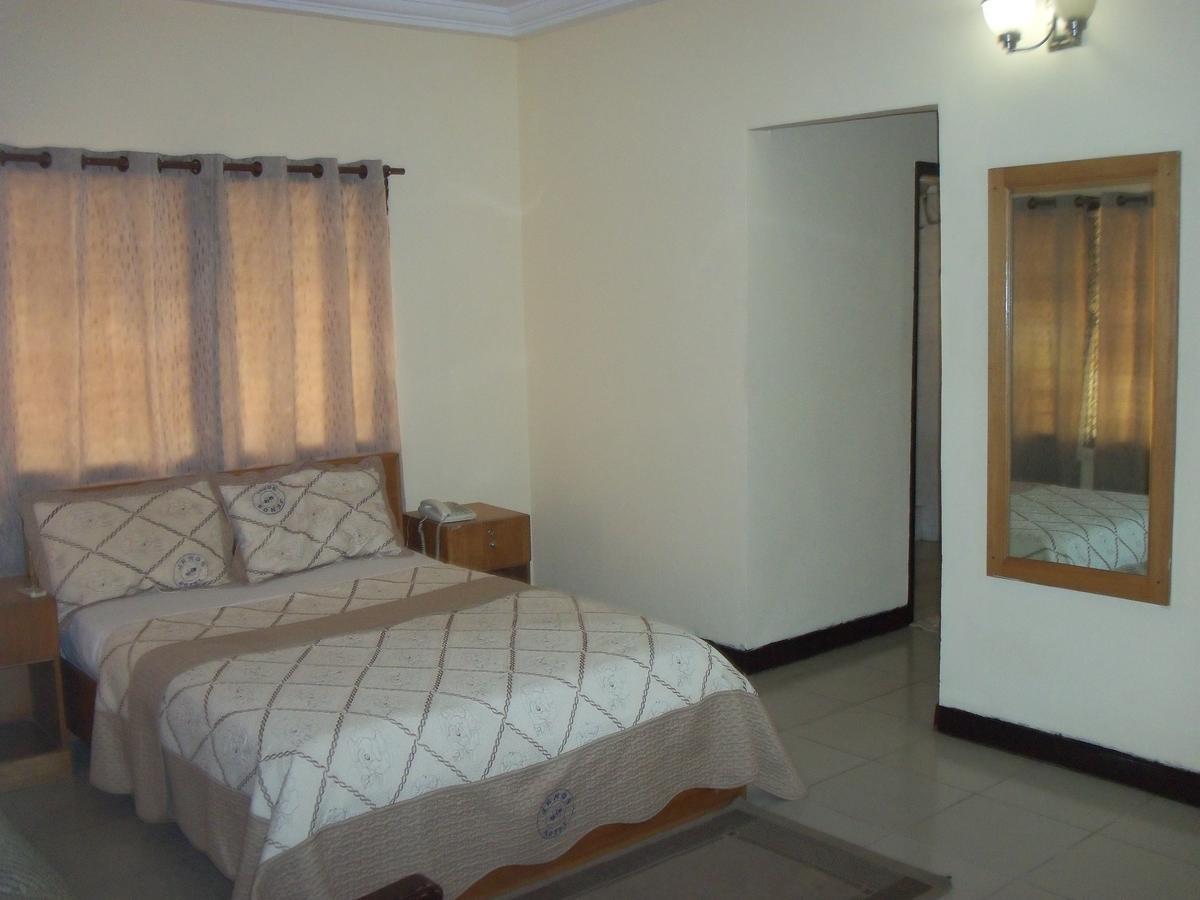 Jenos Hotels Accra Extérieur photo